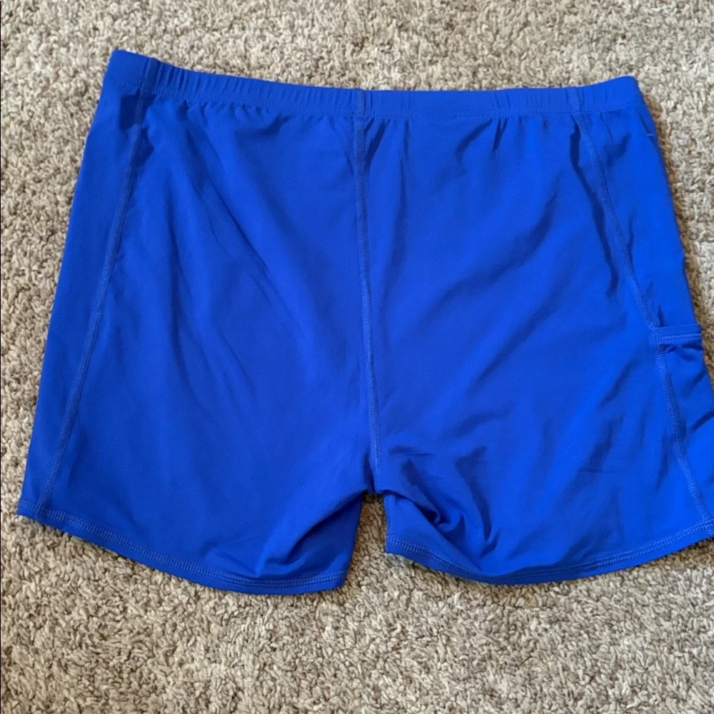 Lilly Pulitzer Luxletic Shorts - Picture 2 of 8